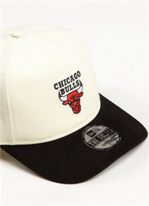 New Era CHICAGO BULLS GOLFER Cap, OFF WHITE