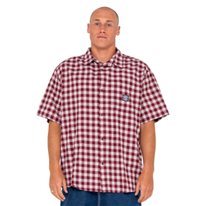 Rusty WORLDWIDE CURVED HEM SHORT SLEEVE SHIRT, RHUBARB