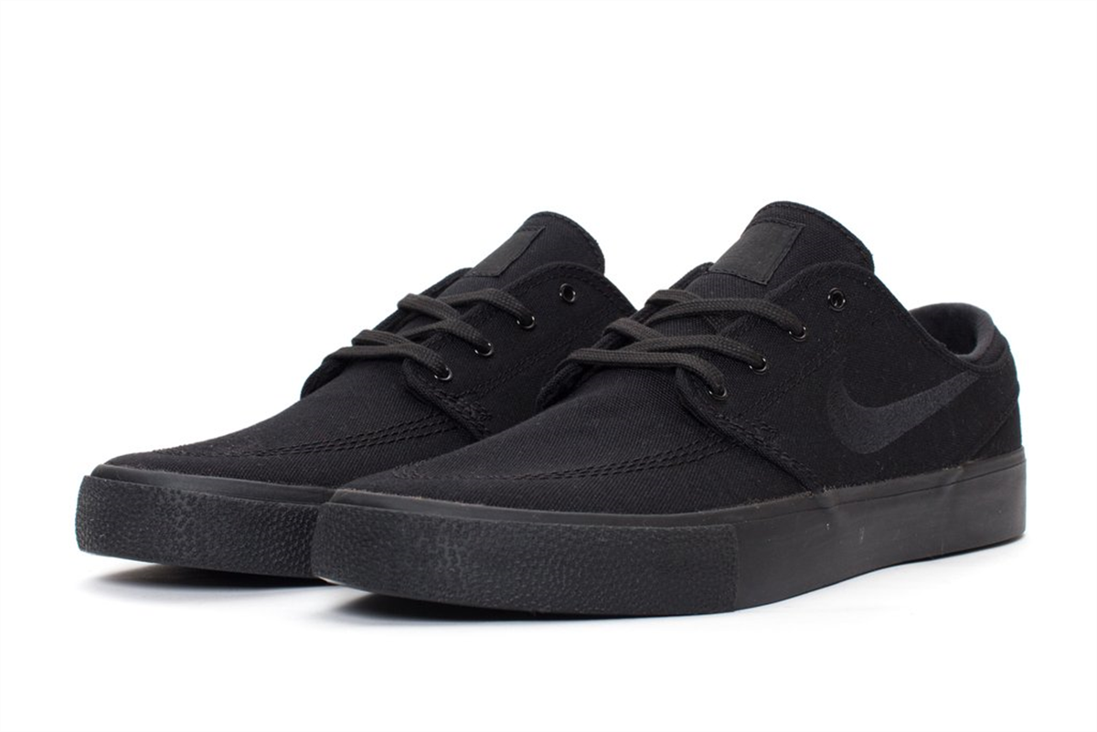 nike canvas black